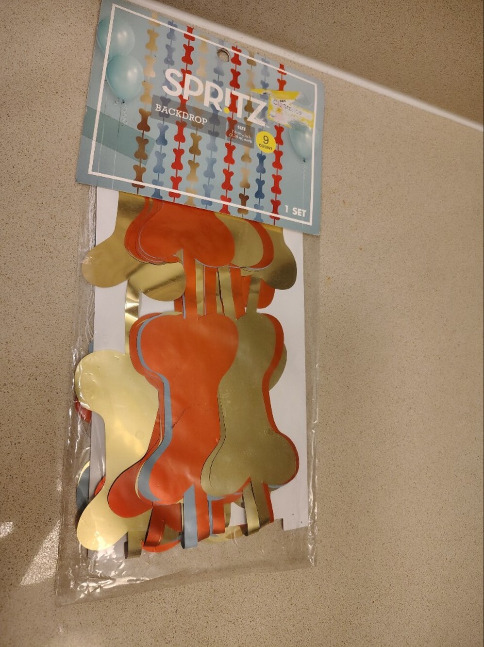 NWT Spritz Backdrop Party Decorations 9 Count Dog Theme Party Pet Bone Hanging